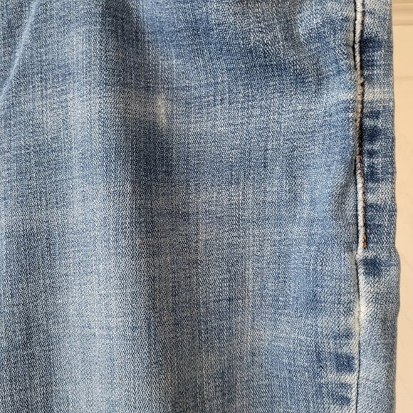 Levi Jeans, Distressed, Women's sz 32 - Picture 5 of 7